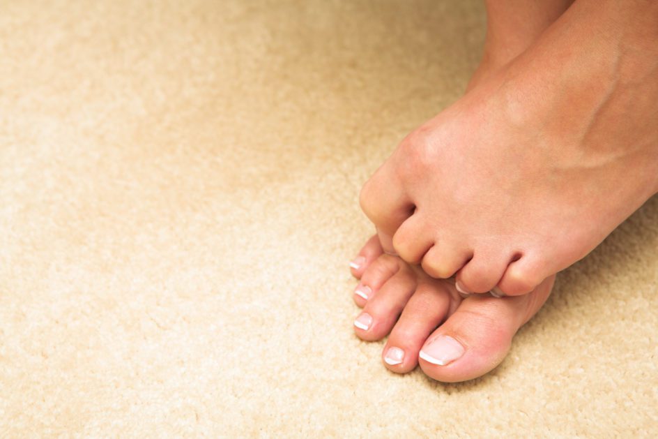 froissement des orteils Poses de photos de pieds : froissement des orteils